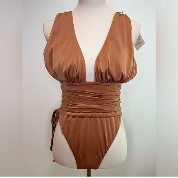 NWT We Are Hah Cut To The Chase One Piece Swimsuit Size XS - Picture 2 of 7